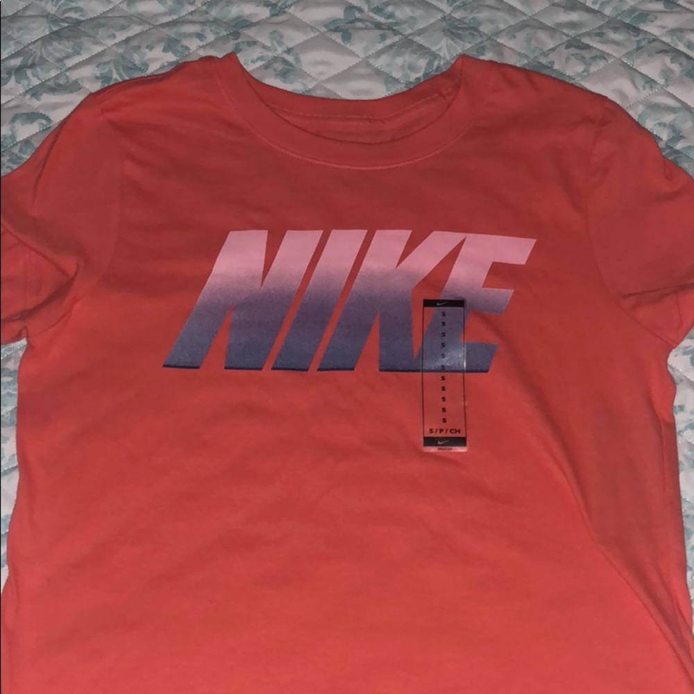 NWT peach Nike tee